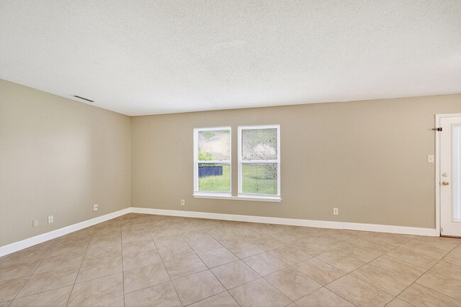 Building Photo - 2030 Orchid Bloom Ln