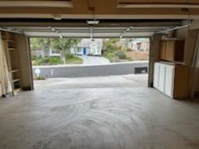 Building Photo - Charming Home for Now Leasing in Thousand ...