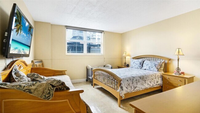 Building Photo - 4250 Galt Ocean Dr