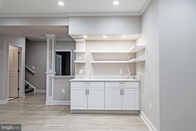 Building Photo - 9221 Clementine Ct