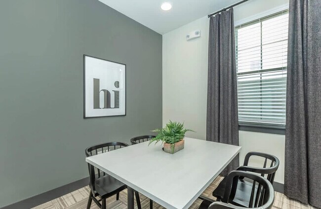 Building Photo - 698 Basilica Bay Dr