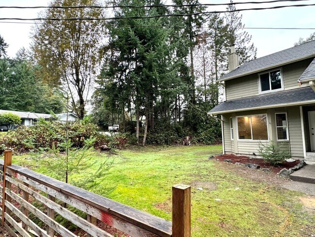 Building Photo - Modern 2BR, 1.5BA Duplex in Gig Harbor - F...