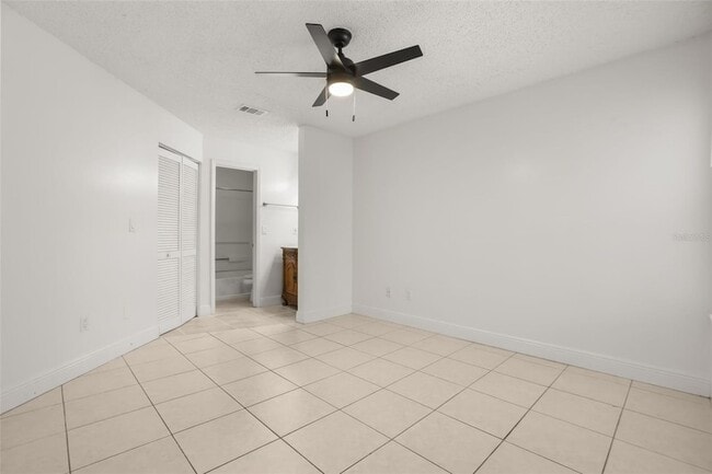 Building Photo - 2584 Grassy Point Dr