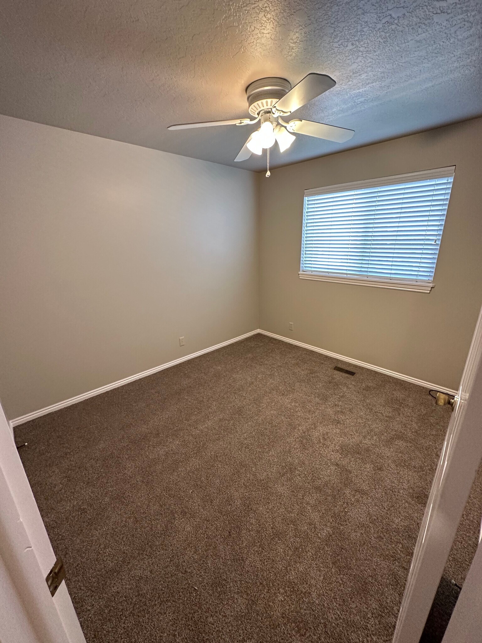 Building Photo - 5270 S 2800 W