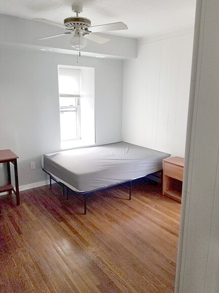 bedroom - 107 Murray St