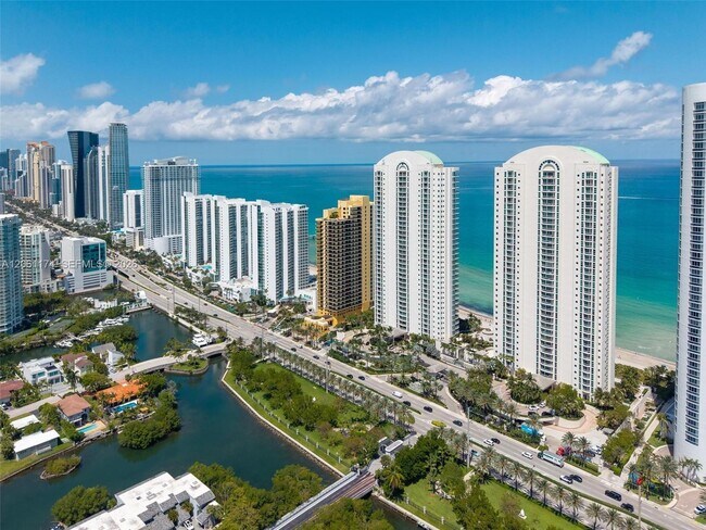 Building Photo - 16051 Collins Ave