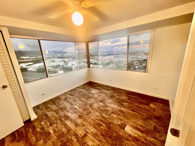 Building Photo - Five Regents/1 BD/1 BA/1 PK