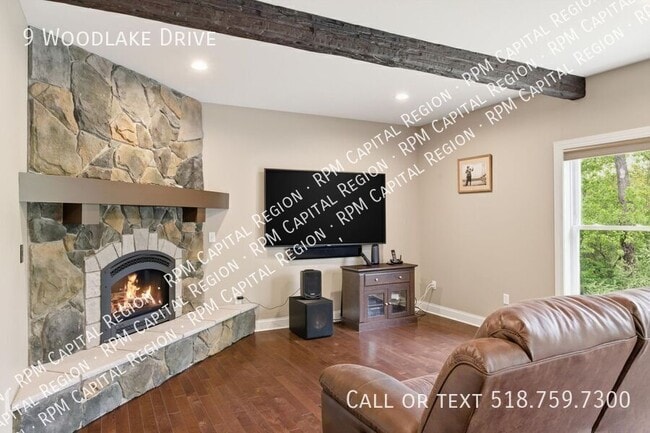 Building Photo - 9 Woodlake Dr