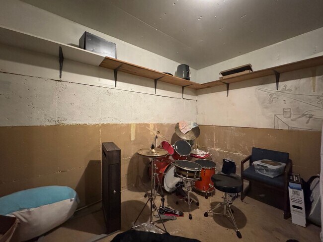 Building Photo - 2 Bedroom 1.5 Bath Townhouse near WWU and Fairhaven w/ Attached Garage