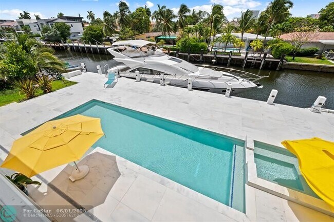 Building Photo - 401 Lido Dr