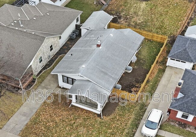 Building Photo - 6928 Ballard Ave