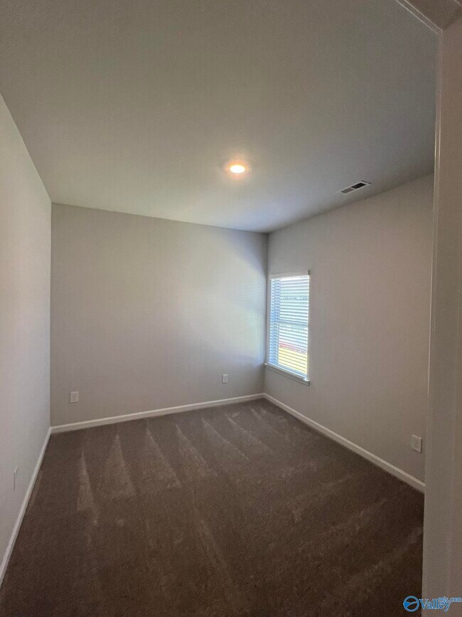 Building Photo - 159 Little Britain St