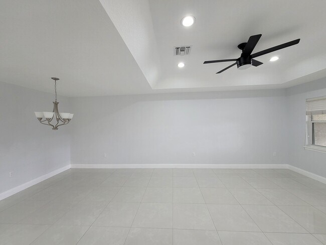 Building Photo - 1772 N Dovetail Dr