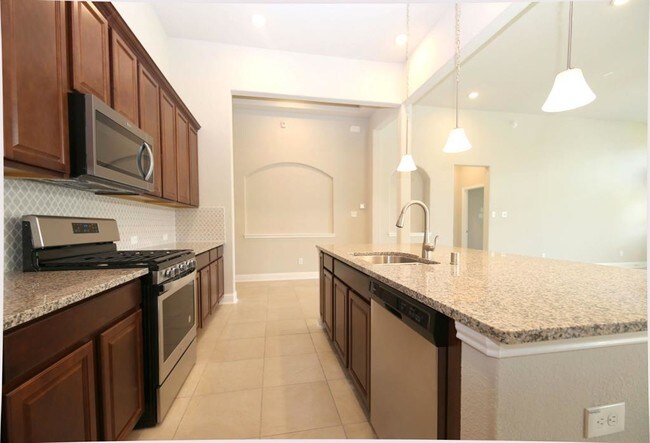 Building Photo - 18 Salado Vista Ct