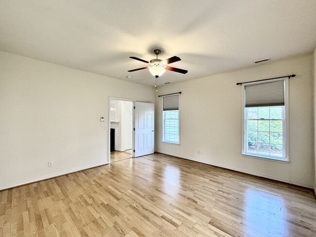 Building Photo - 3-Bedoom 1-Story Condo In Eagle Pointe! St...
