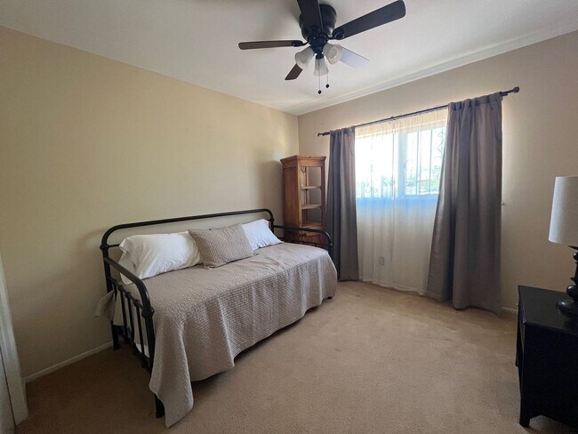 Building Photo - in Sierra Vista All utilities included, fully furnished with short term rental options.