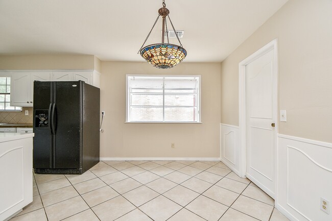 Building Photo - 11906 Pepperdine Ln