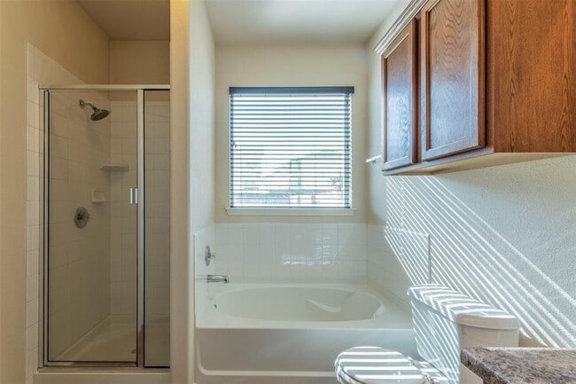 Building Photo - 12116 Pecangate Way