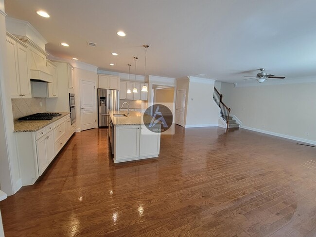 Building Photo - 1008 Applegate Dr