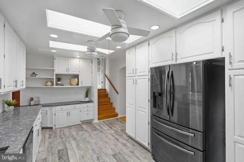 Building Photo - 5110 Flanders Ave