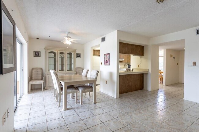 Building Photo - 3840 Staysail Ln