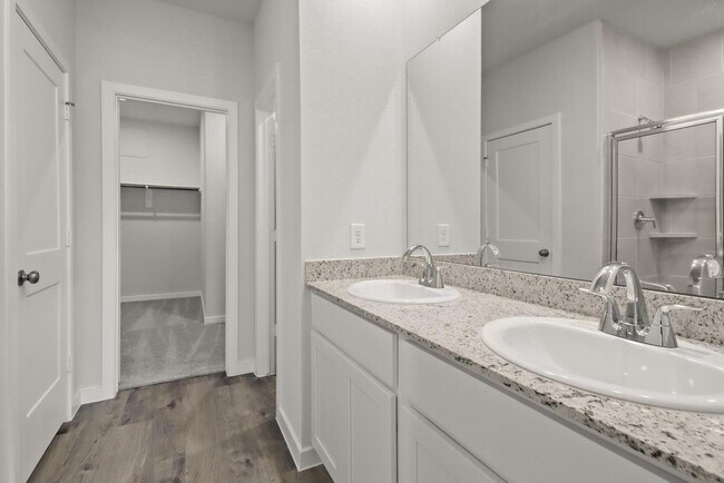 Building Photo - 496 Shoreview Dr