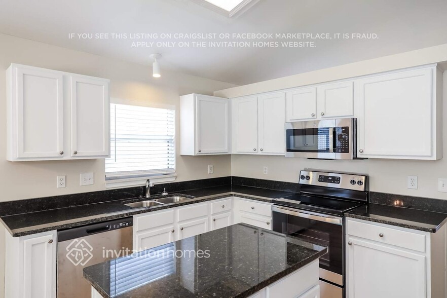 Building Photo - 1554 Roseberry Ct