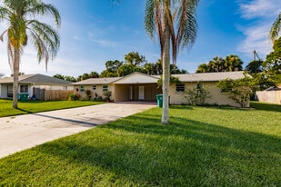 Building Photo - 1611 Florence Ave