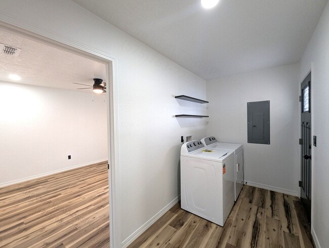 Building Photo - 140 Chisum Dr