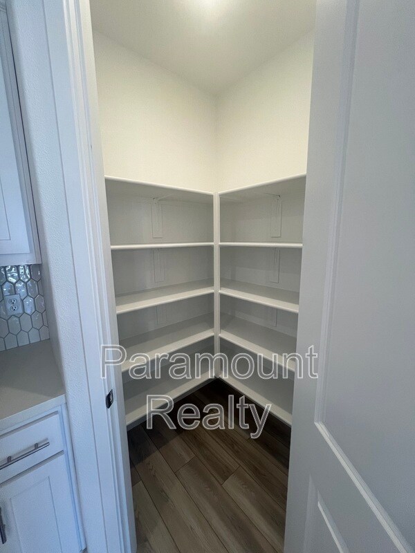 Building Photo - 1740 Lacey Ave