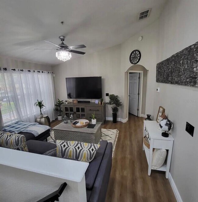 Building Photo - 832 Grand Regency Pointe