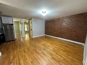 Building Photo - 4 bedroom in BROOKLYN NY 11226