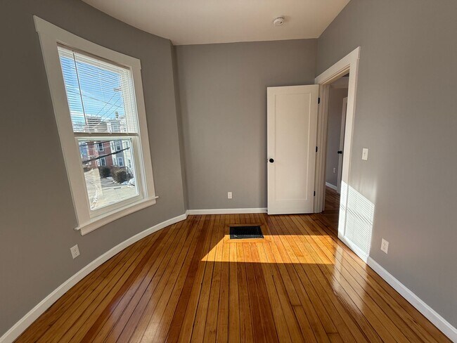 Building Photo - 35har