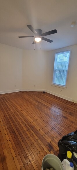 Another living room - 614 E 12th Ave