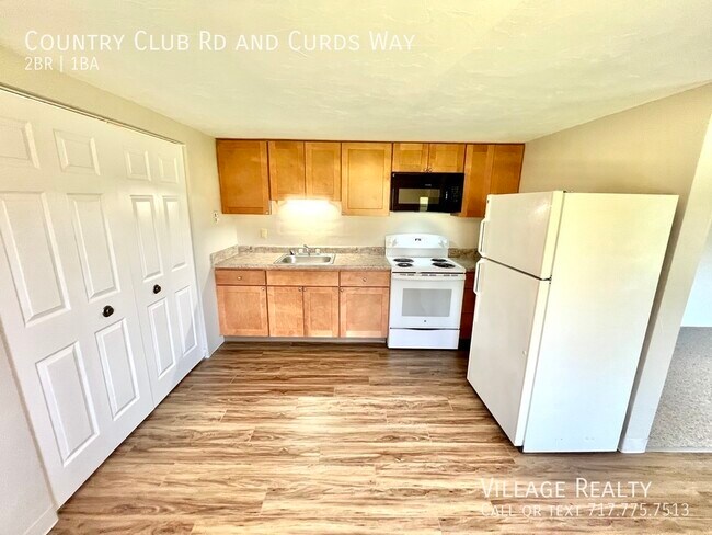 Building Photo - 671 Country Club Rd