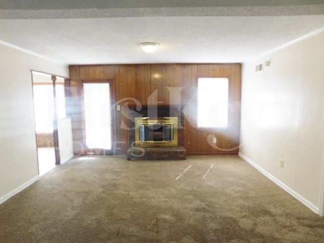 Building Photo - 3034 Oak Allee St