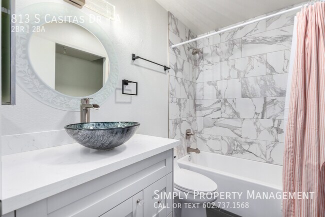 Building Photo - 813 S Casitas Dr