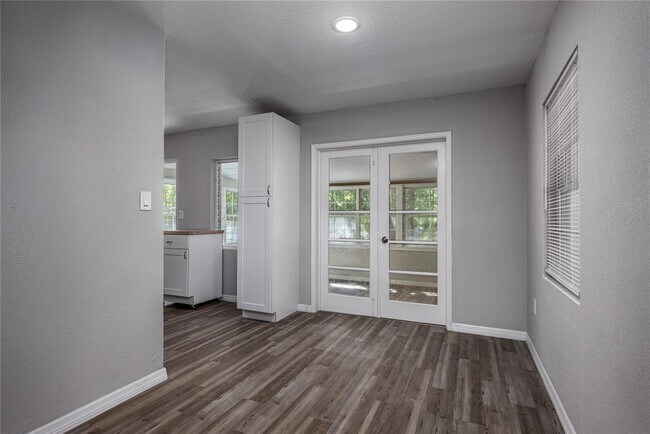 Building Photo - 640 NW 36th Ter