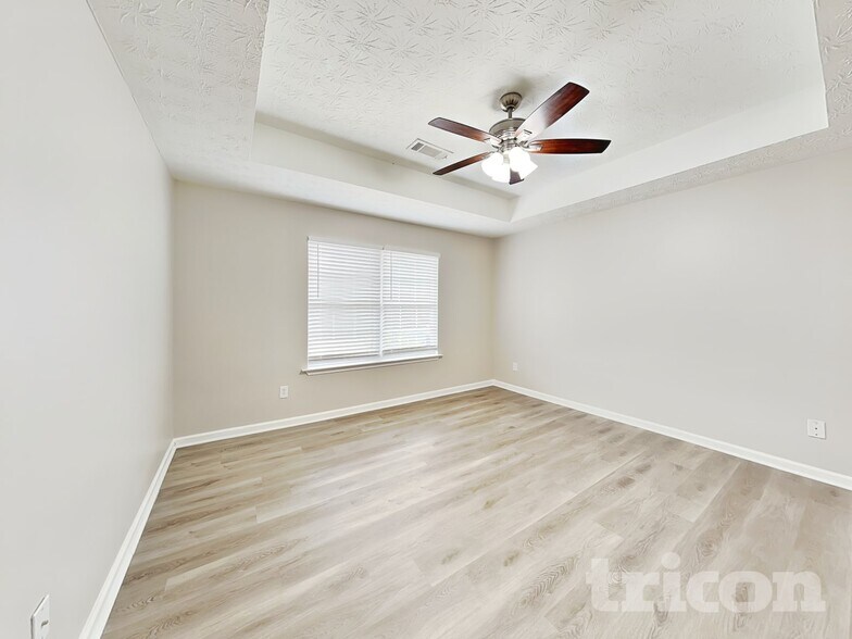 Building Photo - 60 Camden Pl