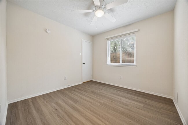 Building Photo - 218 Tara Plantation Dr