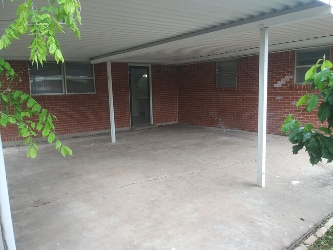 Building Photo - Close to Medical District!!