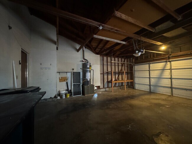 Building Photo - Four Bed, Two Bath Home In North Stockton