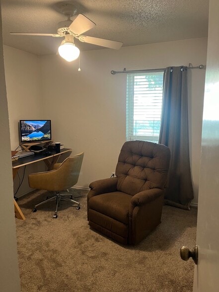 Bed 2 - 2100 Camellia St