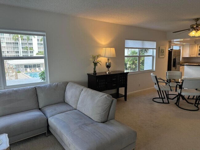 Building Photo - 3310 S Ocean Blvd