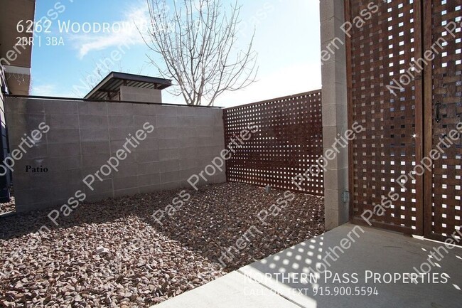 Building Photo - Nice 2 Bedroom Townhome for Immediate Move...