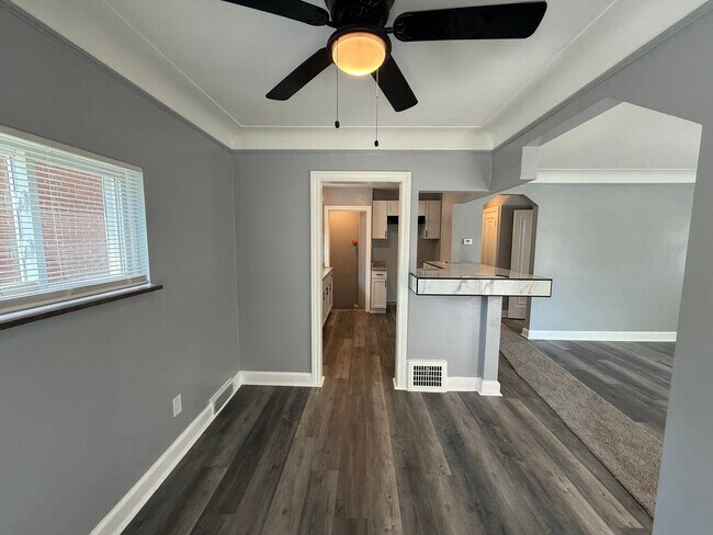 Building Photo - Renovated 2-Bedroom Home – We Welcome Sect...