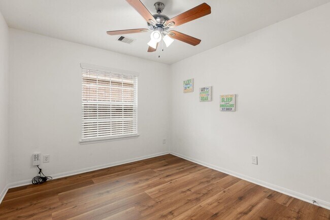 Building Photo - 2008 Golden Creek Ln