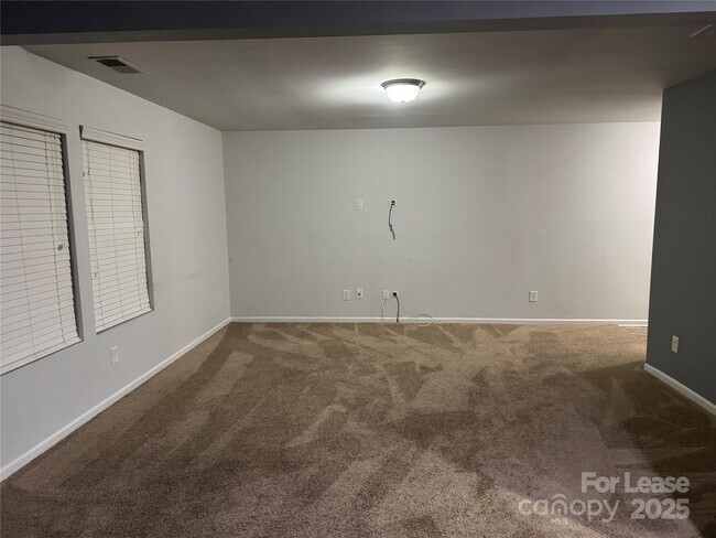 Building Photo - 5919 Fazenda Drive
