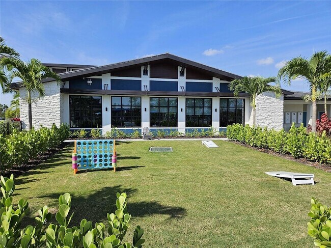 Building Photo - 12180 Wellen Golf St
