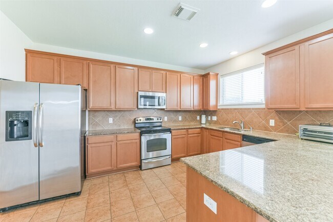 Building Photo - 5418 Lilac Grove Ln